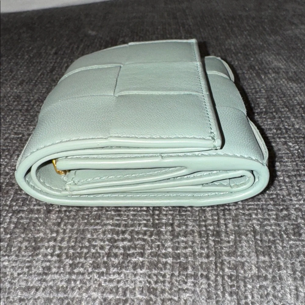 New Bottega Veneta trifold mini wallet - Picture 7 of 8